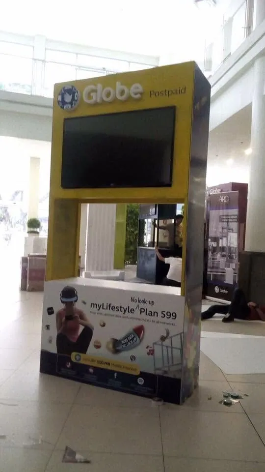 Globe sintra board display, printed and installed by MCAV