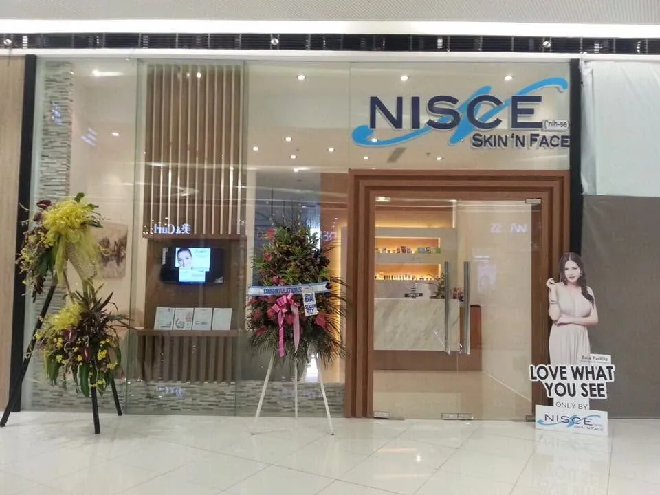 Nisce Skin 'N Face lighted sign, printed and installed by MCAV