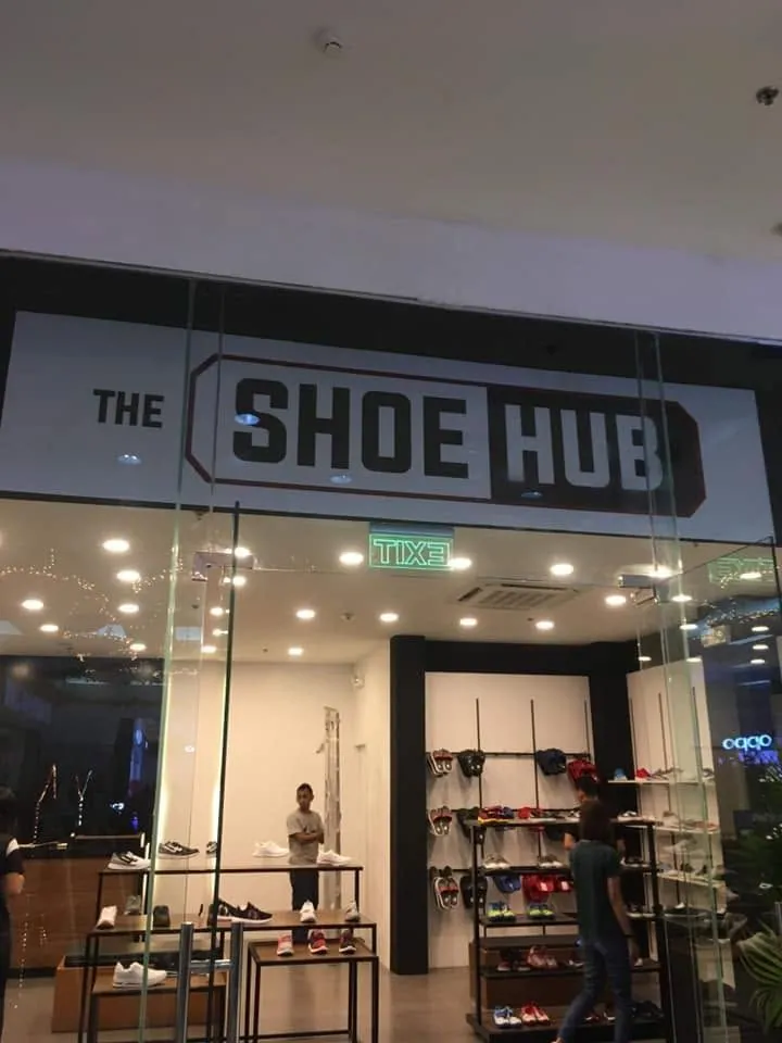 The Shoe Hub sign, printed and installed by MCAV